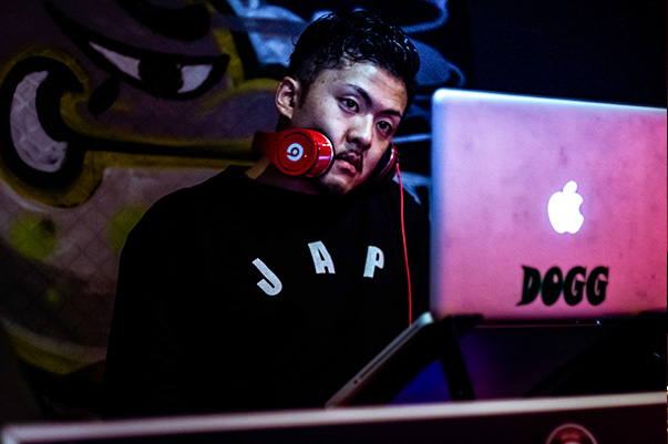 DJ